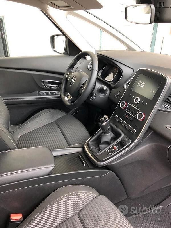 Usata Renault Scénic IV 110 CV (80 kW) 2018 Blu Monovolume