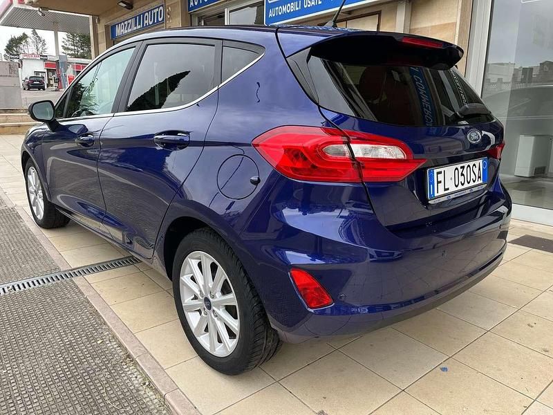 Usata Ford Fiesta Titanium 86 CV (63 kW) 2017 Blu Utilitaria