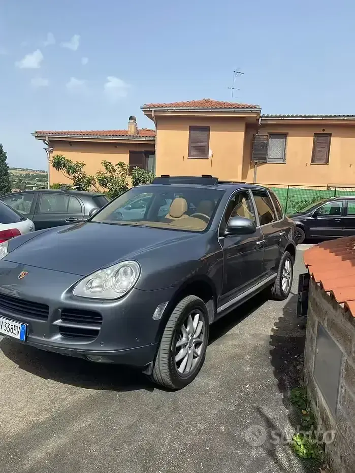Usata Porsche Cayenne 250 CV (183 kW) 2005 Grigio SUV