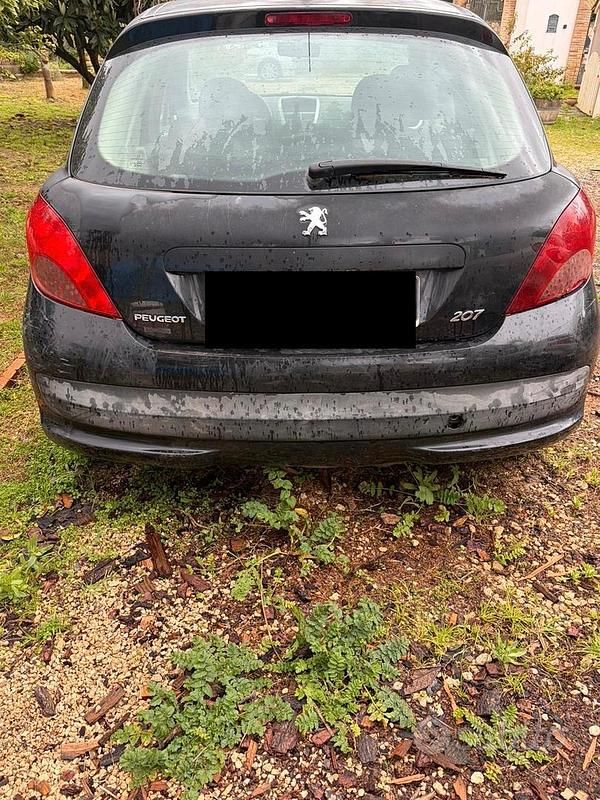 Usata Peugeot 207 75 CV (55 kW) 2007 Nero Utilitaria