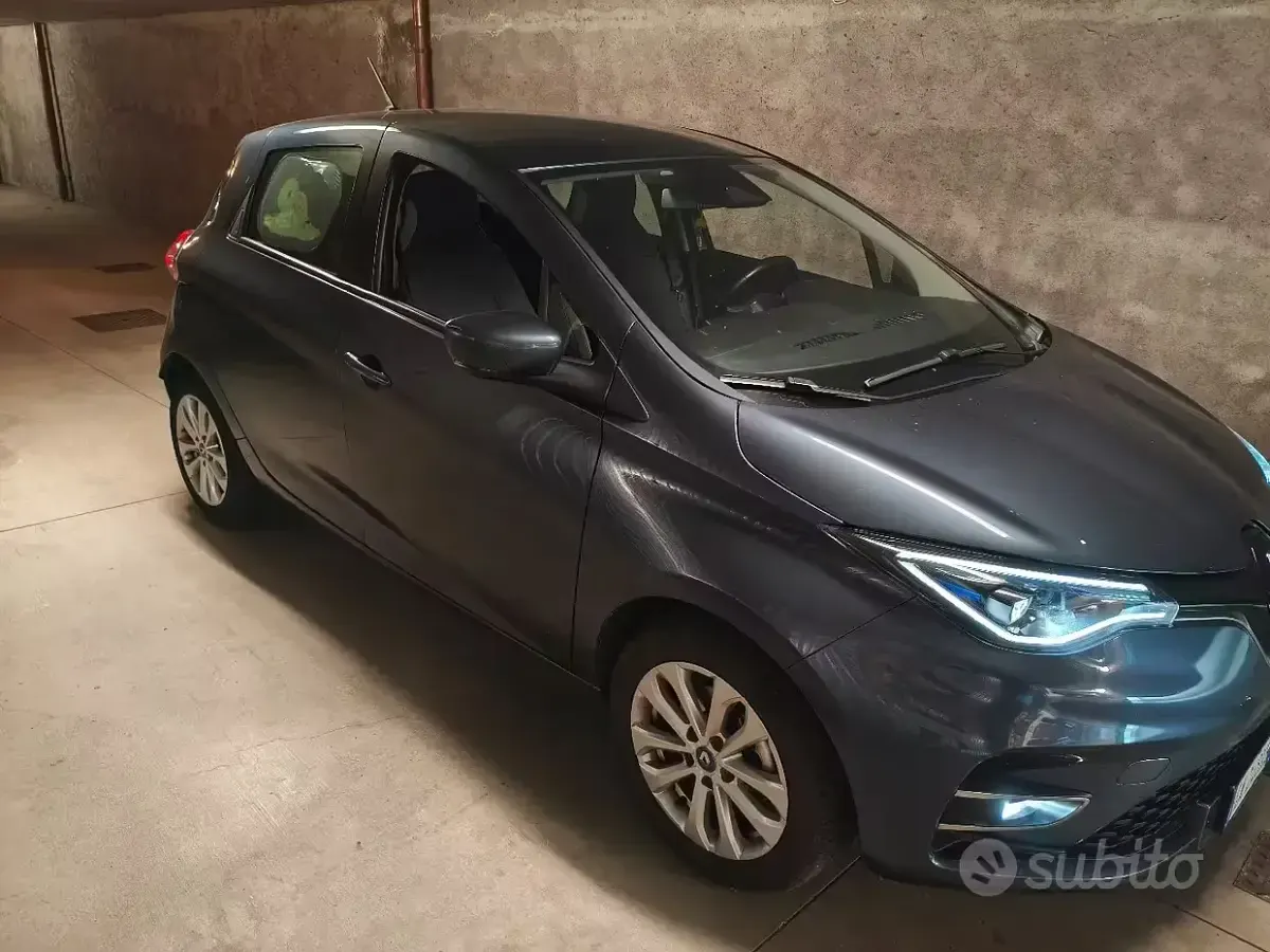 Usata Renault Zoe Zen 50 kW (69 CV) 2020 Grigio Utilitaria