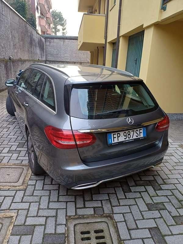 Usata Mercedes C200 Business 136 CV (100 kW) 2016 Grigio Station wagon