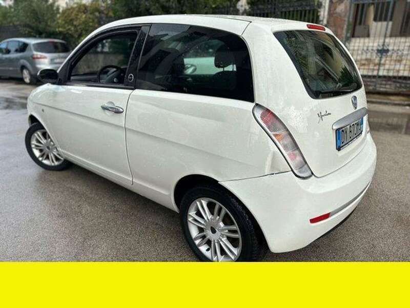 Usata Lancia Ypsilon 77 CV (56 kW) 2009 Bianco Utilitaria