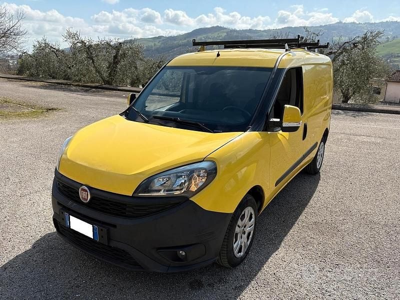Giallo Usata 2018 Fiat Doblò Monovolume | 7800 € (Super prezzo) - Immagine 1/4