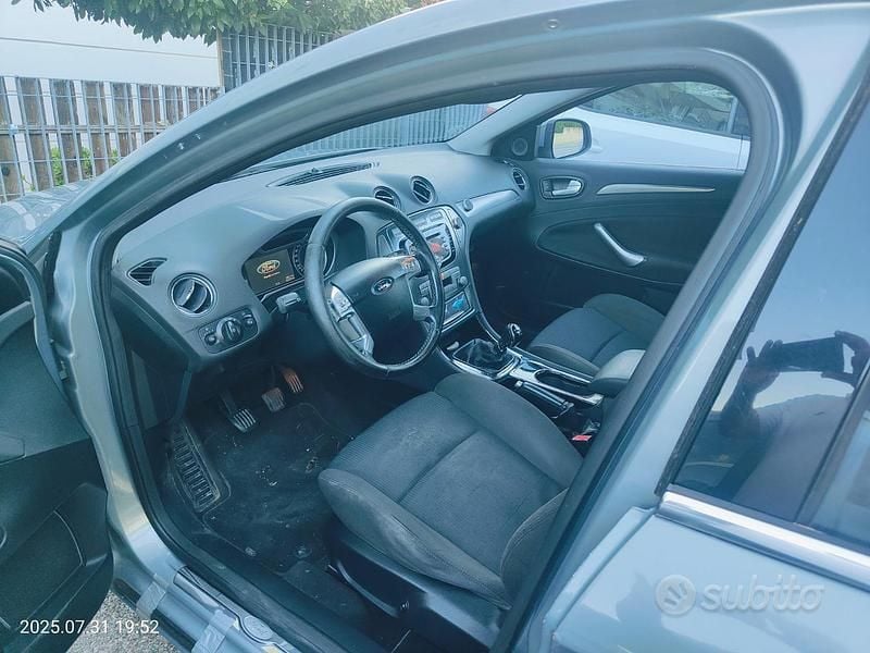 Usata Ford Mondeo Titanium 145 CV (106 kW) 2007 Grigio Station wagon