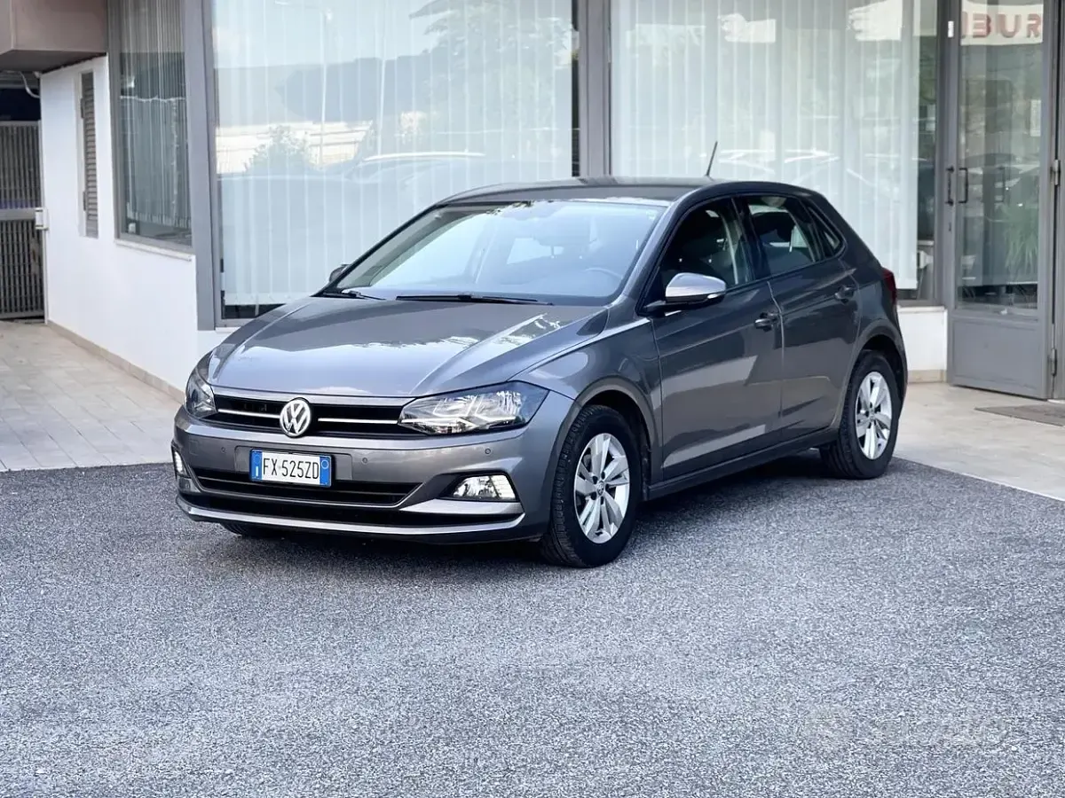 Usata VW Polo 90 CV (66 kW) 2019 Grigio Utilitaria
