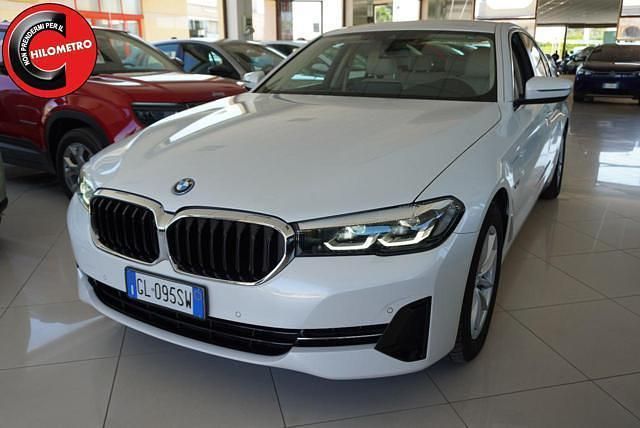 Usata BMW 530e Efficient Dynamics 184 CV (135 kW) 2022 Bianco Berlina