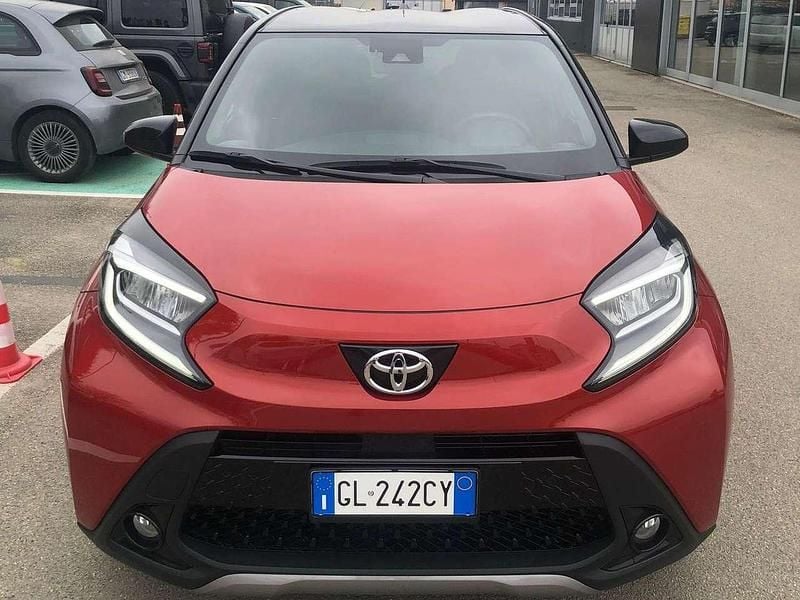 Usata Toyota Aygo X 72 CV (52 kW) 2022 Rosso SUV