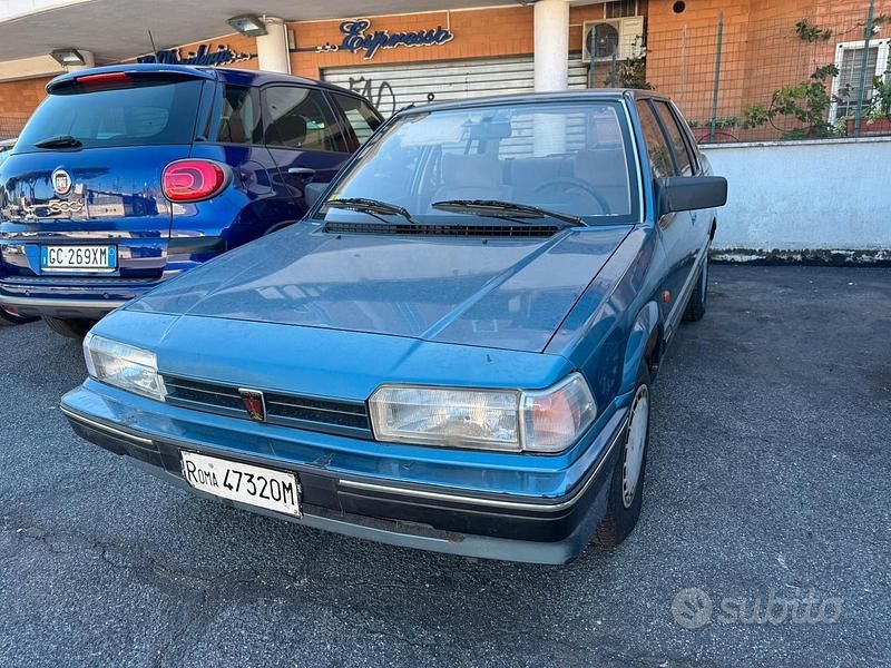 Usata Rover 200 73 CV (53 kW) 1986 Grigio Berlina