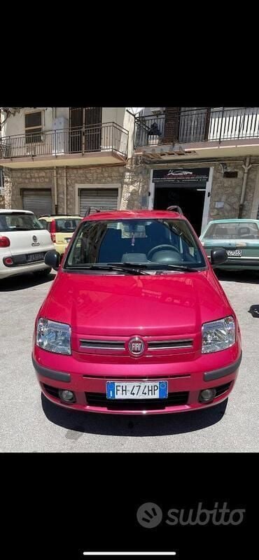 Rosso Usata 2011 Fiat Panda Due volumi | 3700 € (Ottimo prezzo) - Immagine 1/4