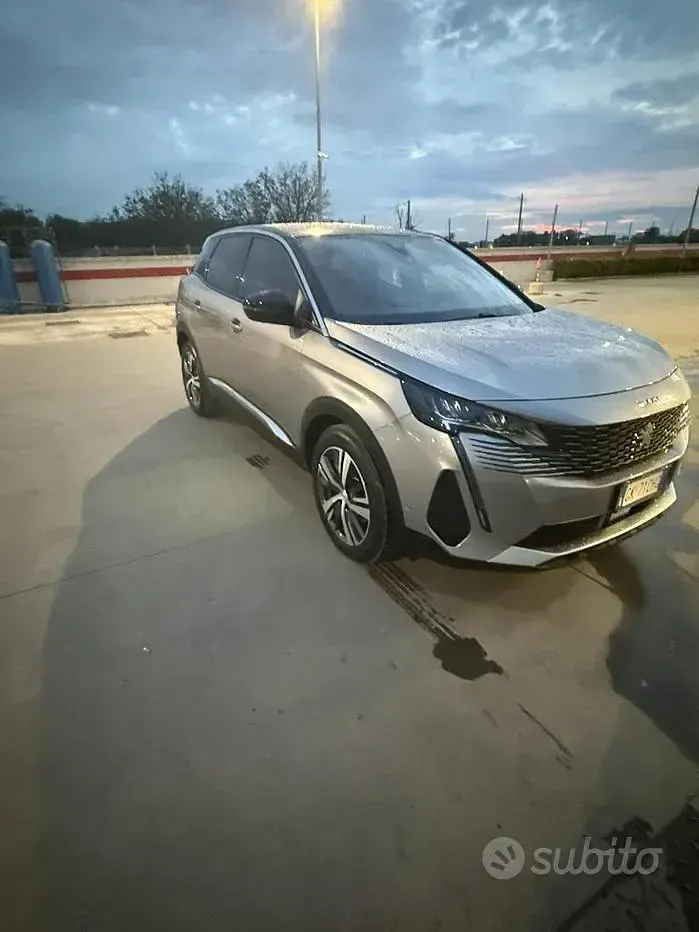 Usata Peugeot 3008 Allure 131 CV (96 kW) 2022 Grigio SUV