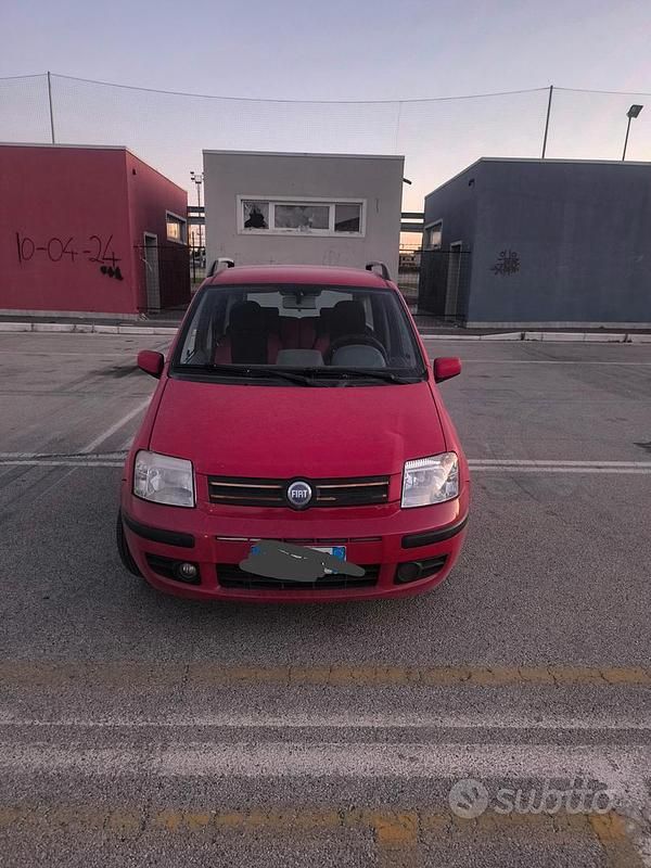 Usata Fiat Panda 60 CV (44 kW) 2004 Rosso Utilitaria