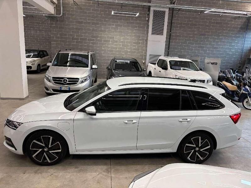 Usata Skoda Octavia Executive 204 CV (150 kW) 2020 Bianco Station wagon