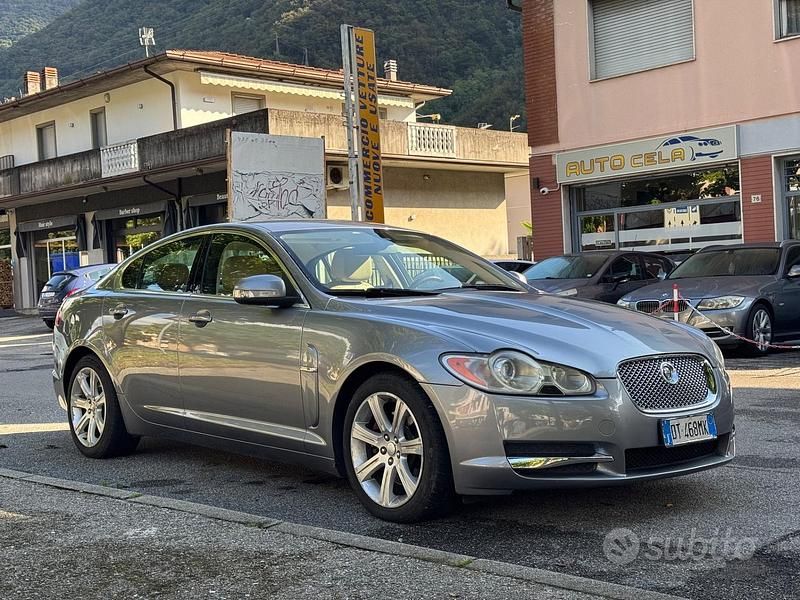 Argento Usata 2009 Jaguar XF Premium Luxury Tre volumi | 9000 € (Molto cara) - Immagine 1/4