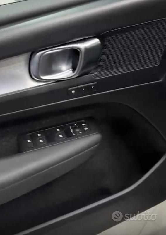 Usata Volvo XC40 150 CV (110 kW) 2018 Nero SUV