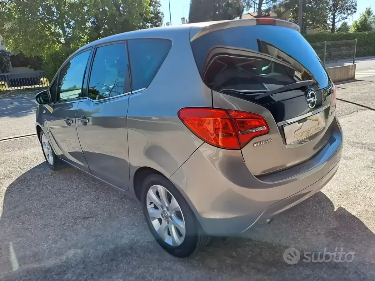 Usata Opel Meriva Cosmo 95 CV (69 kW) 2015 Beige Monovolume