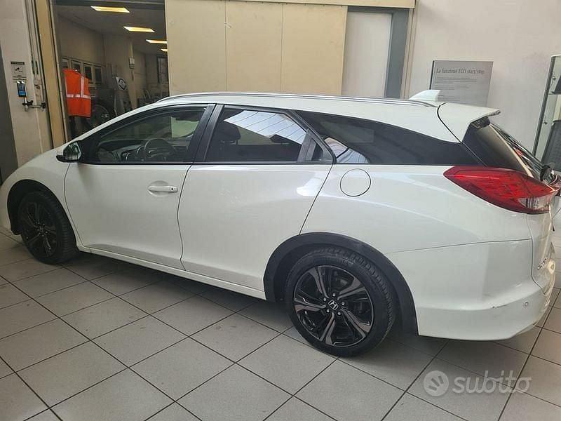 Usata Honda Civic Elegance 120 CV (88 kW) 2017 Bianco Station wagon
