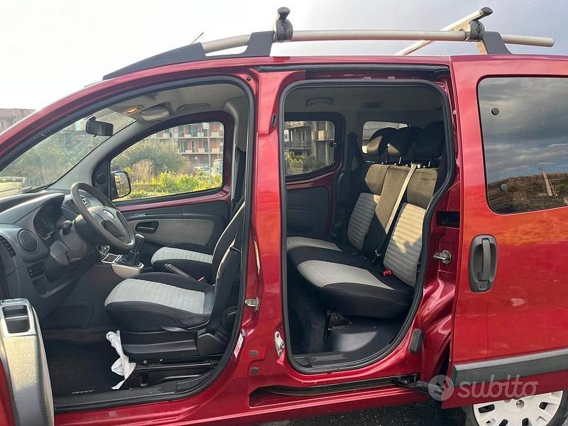 Usata Fiat Qubo Trekking 75 CV (55 kW) 2010 Rosso Monovolume