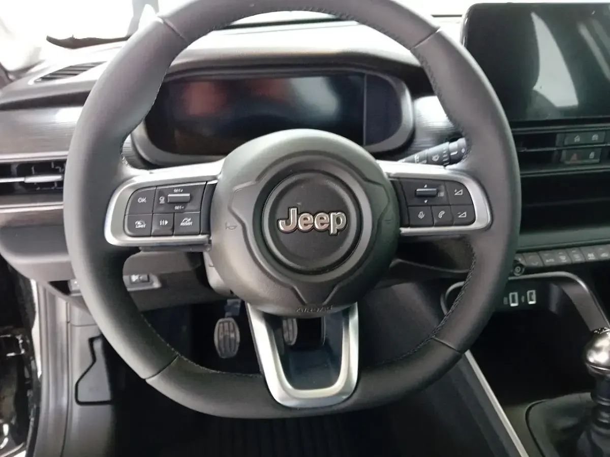 Usata Jeep Avenger Altitude 101 CV (74 kW) 2024 Nero SUV