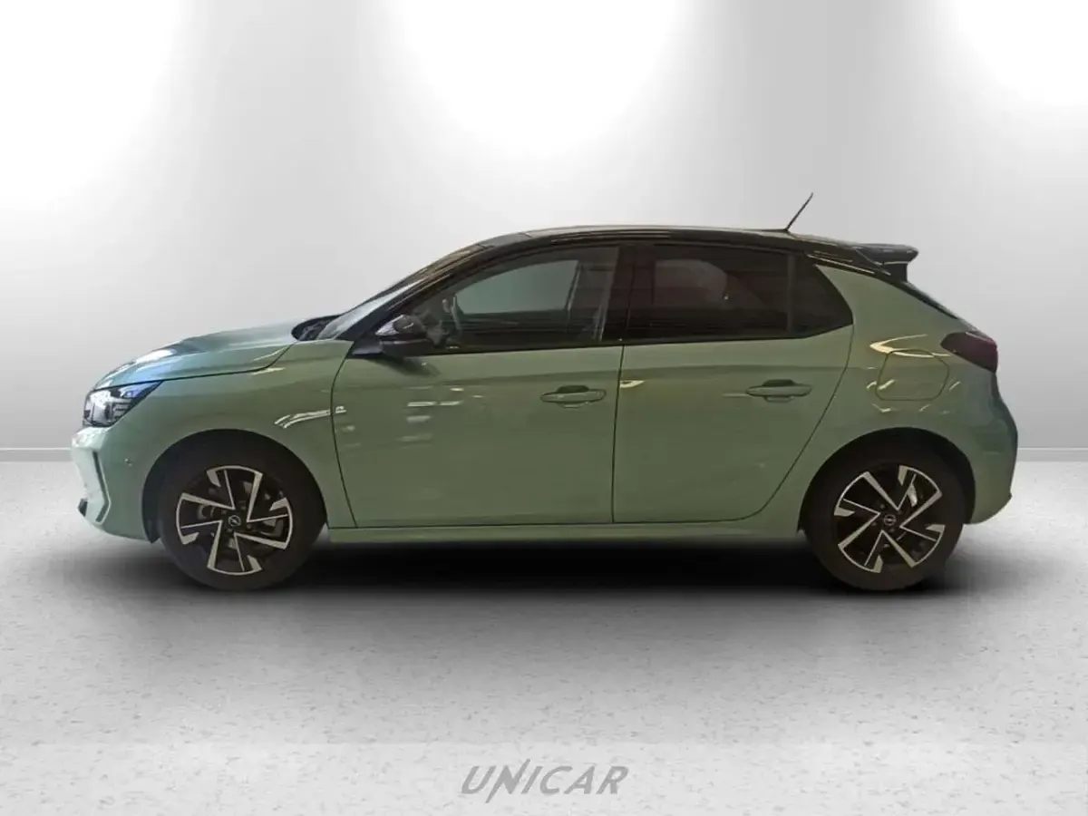 Nuova Opel Corsa 110 CV (80 kW) 2026 Interni in tessuto banda black Utilitaria
