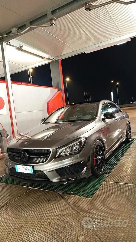 Grigio Usata 2016 Mercedes CLA45 AMG AMG Coupé | 29.500 € (Molto cara) - Immagine 1/4