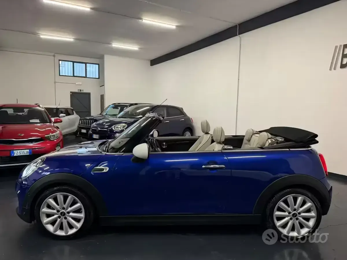 Usata Mini Cooper Cabriolet Hype 136 CV (100 kW) 2018 Blu Cabrio
