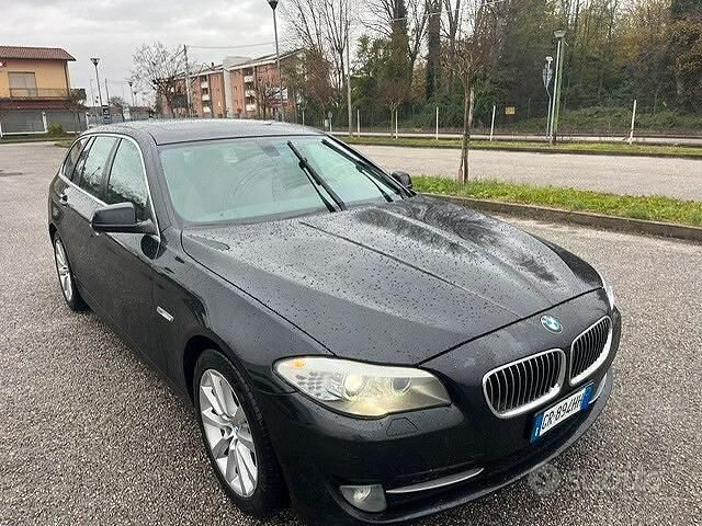 Usata BMW 520 Luxury Line 190 CV (139 kW) 2014 Nero Station wagon