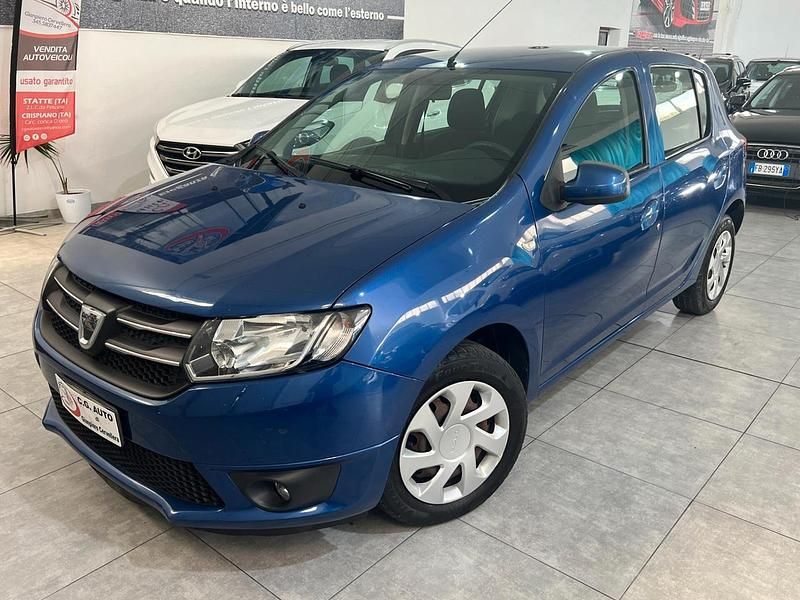 Usata Dacia Sandero Lauréate 75 CV (55 kW) 2014 Blu Berlina