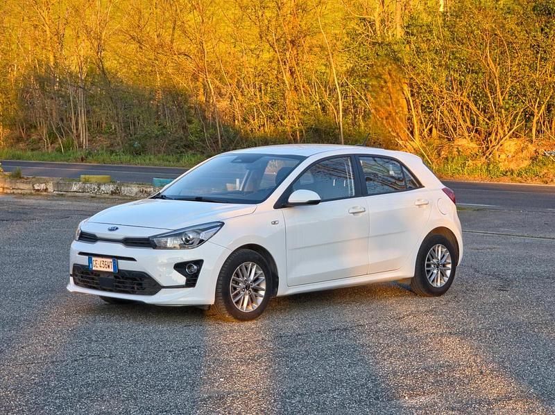 Usata Kia Rio GT-Line 100 CV (73 kW) 2021 Bianco Berlina
