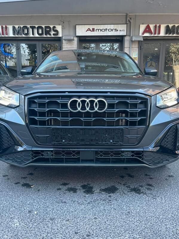 Grigio Usata 2022 Audi Q2 S-Line SUV | 28.400 € (Buon prezzo) - Immagine 1/4