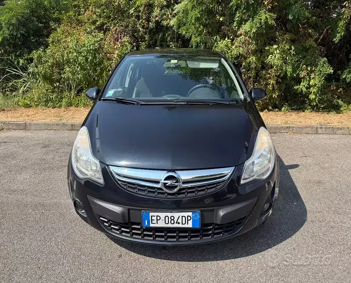 Usata Opel Corsa 86 CV (63 kW) 2013 Nero Utilitaria