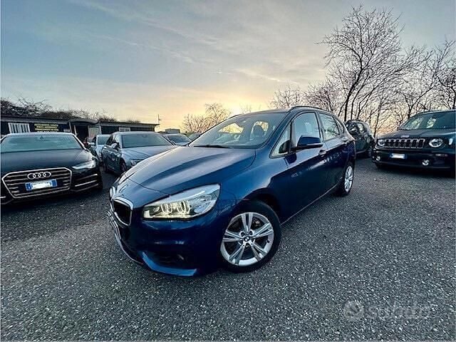 Usata BMW 218 Luxury Line 150 CV (110 kW) 2016 Blu Station wagon