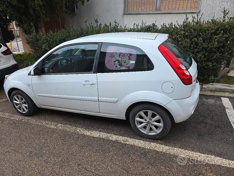 Gebraucht Ford Fiesta 68 PS (50 kW) 2007 Kleinwagen