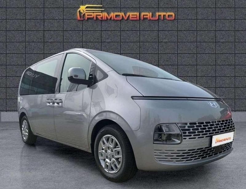 Grigio Usata 2024 Hyundai Staria Trend Monovolume | 52.500 € (Molto cara) - Immagine 1/4