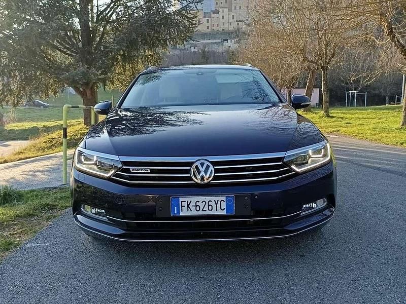 Usata VW Passat Executive 150 CV (110 kW) 2017 Blu/azzurro Station wagon