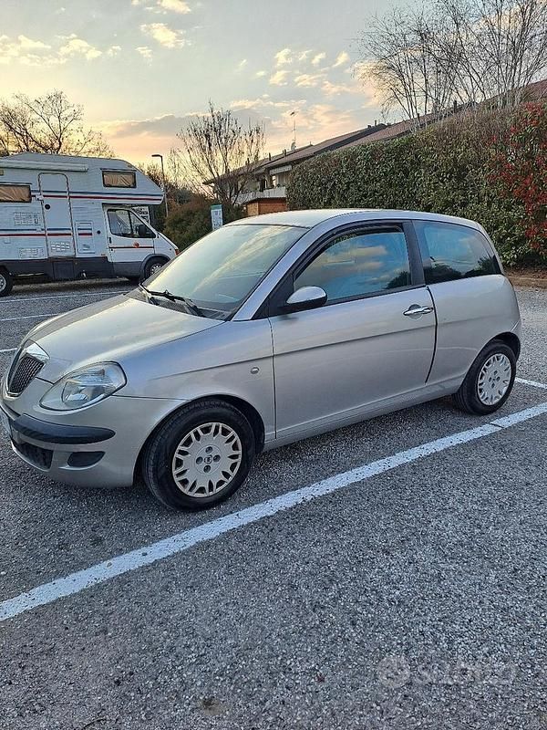 Usata Lancia Ypsilon 60 CV (44 kW) 2003 Utilitaria