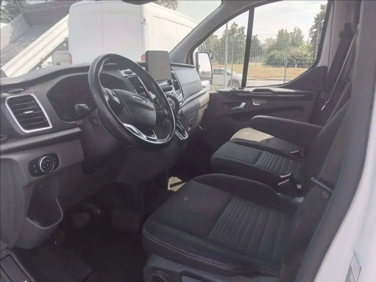 Usata Ford Transit Custom Titanium 170 CV (125 kW) 2022 Bianco pastello Furgone
