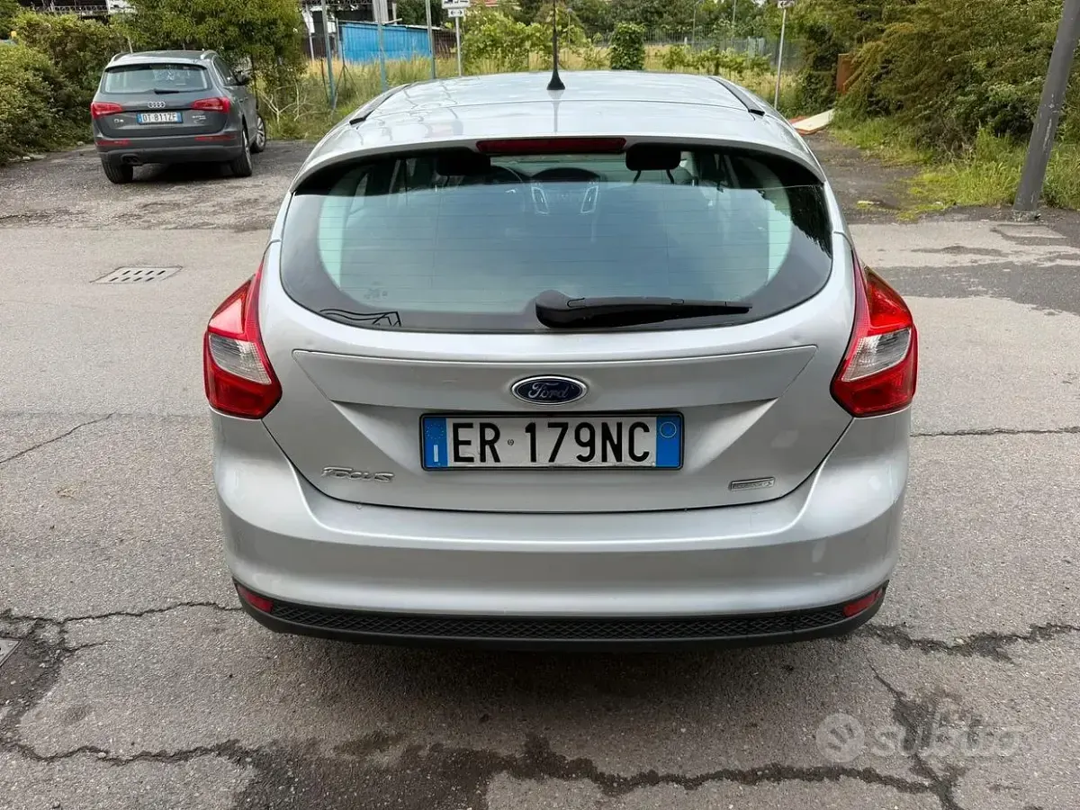 Usata Ford Focus Titanium 100 CV (73 kW) 2013 Grigio Station wagon
