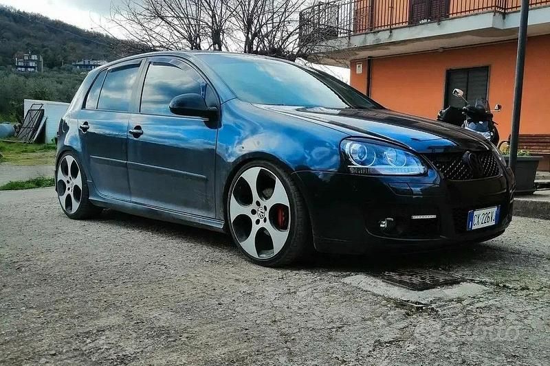 Usata VW Golf IV GTI 105 CV (77 kW) 2005 Blu Berlina