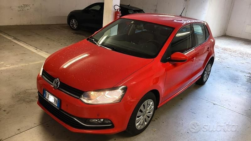 Rosso Usata 2017 VW Polo Comfortline Tre volumi | 7900 € (Super prezzo) - Immagine 1/4