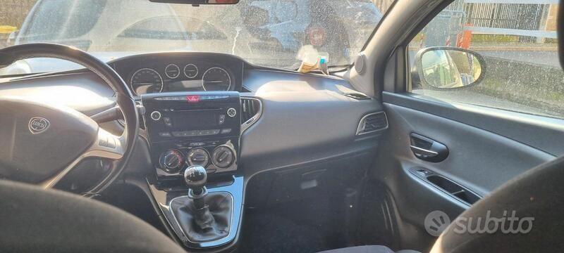 Usata Lancia Ypsilon 80 CV (58 kW) 2015 Utilitaria