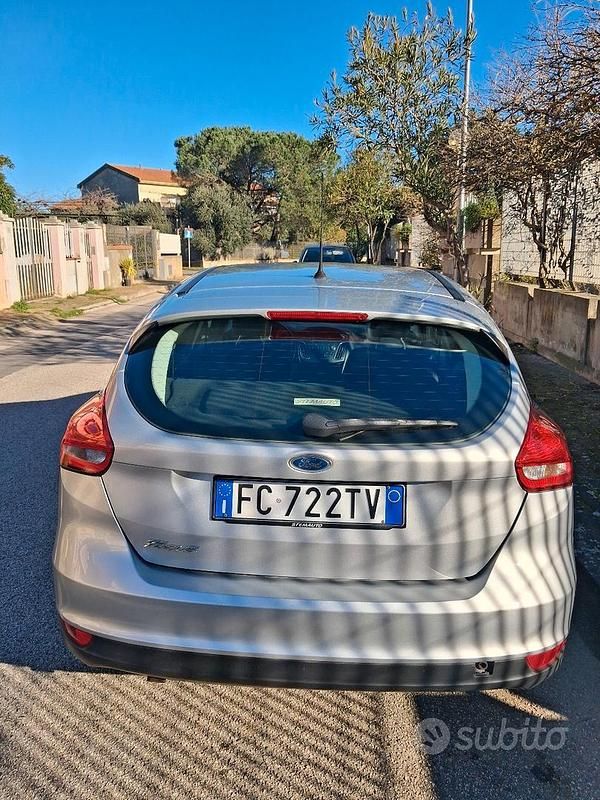 Usata Ford Focus 120 CV (88 kW) 2016 Grigio Berlina