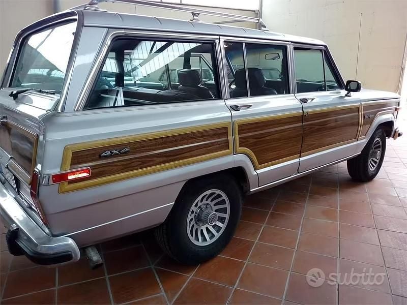 Usata Jeep Wagoneer 165 CV (121 kW) 1988 Grigio SUV