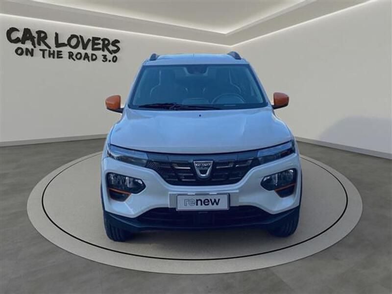 Usata Dacia Spring Comfort Plus 33 kW (45 CV) 2023 Bianco kaolin Utilitaria