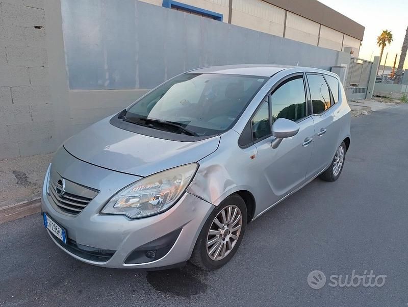 Usata Opel Meriva 95 CV (69 kW) 2011 Grigio Monovolume