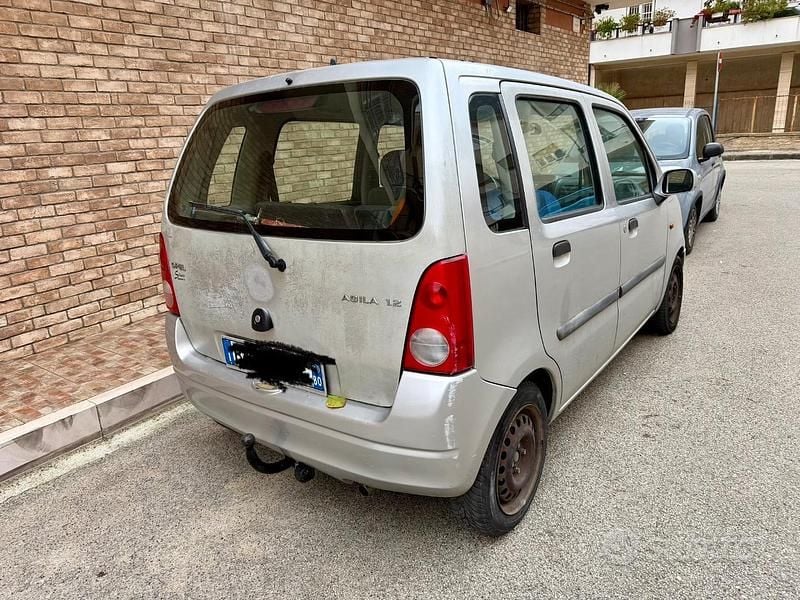 Usata Opel Agila 75 CV (55 kW) 2000 Grigio Monovolume