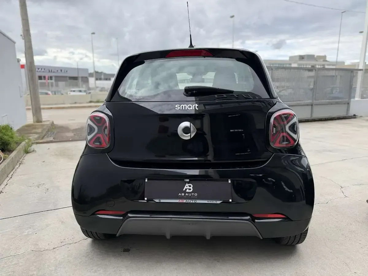 Usata Smart ForFour Superpassion 90 CV (66 kW) 2019 Nero Utilitaria