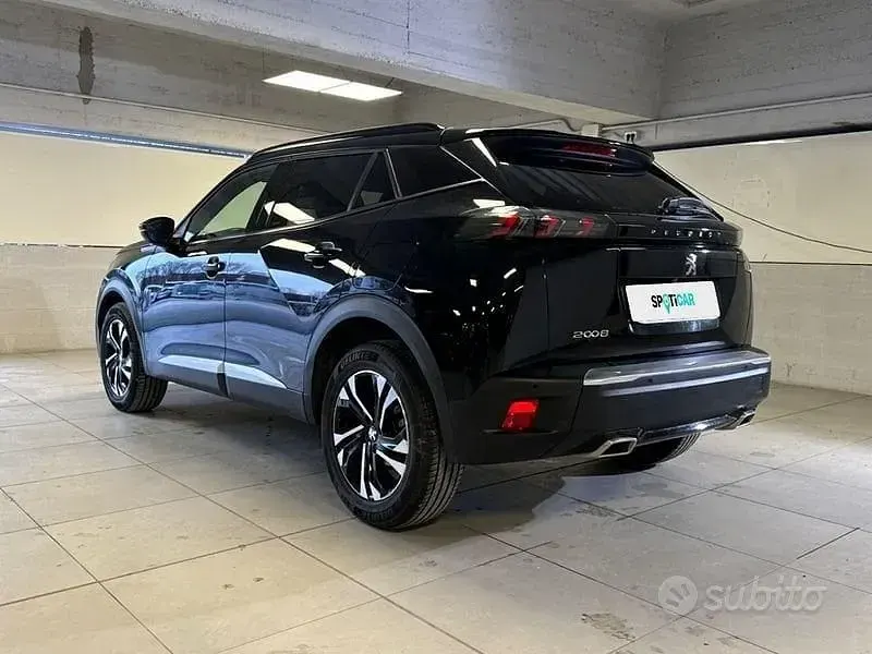Usata Peugeot 2008 Allure 131 CV (96 kW) 2023 Nero SUV