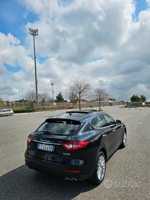 Usata Maserati Levante 250 CV (183 kW) 2020 Nero SUV