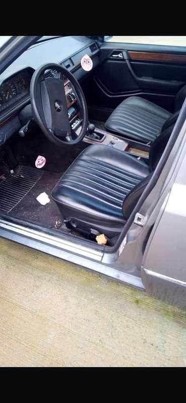 Usata Mercedes E200 109 CV (80 kW) 1992 Berlina